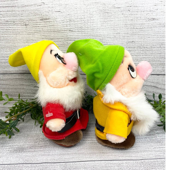 VNT Disneyland Walt Disney World Dwarf Plus Set of Two - Picture 3 of 9